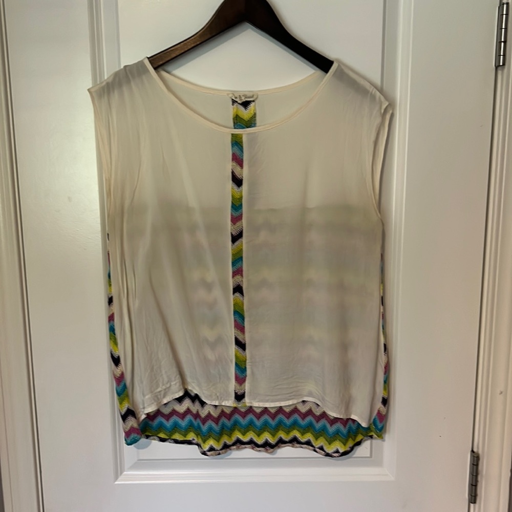 Unique lightweight T shirt